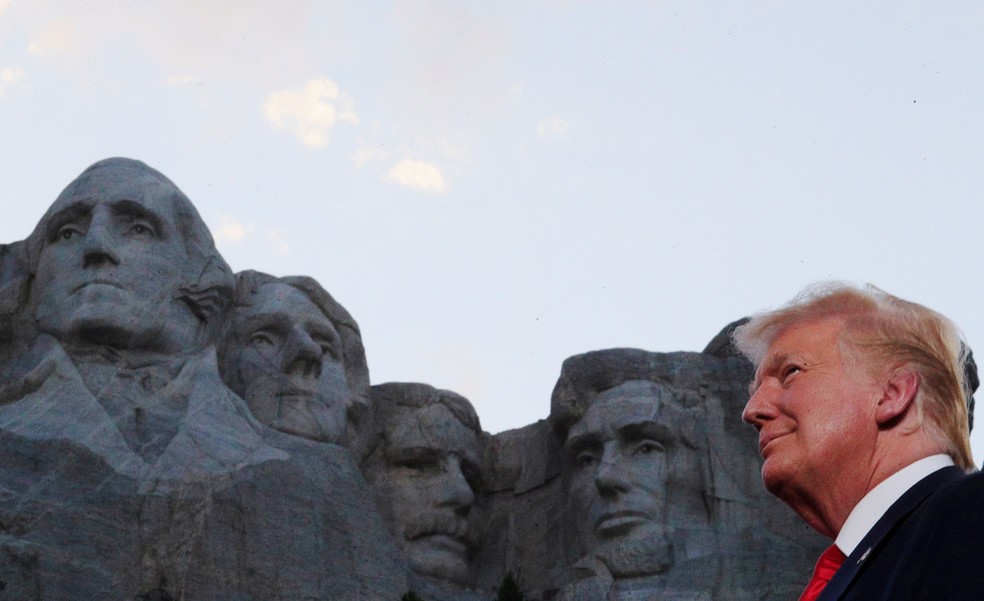Trump propõe rosto no Monte Rushmore, mas plano pode comprometer escultura