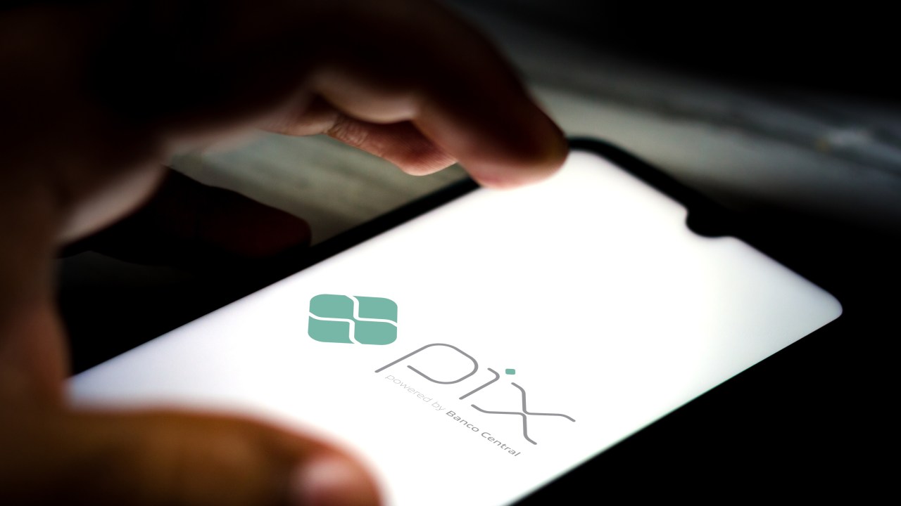 Bolsa e ações de grandes bancos caem após investigação sobre o Pix