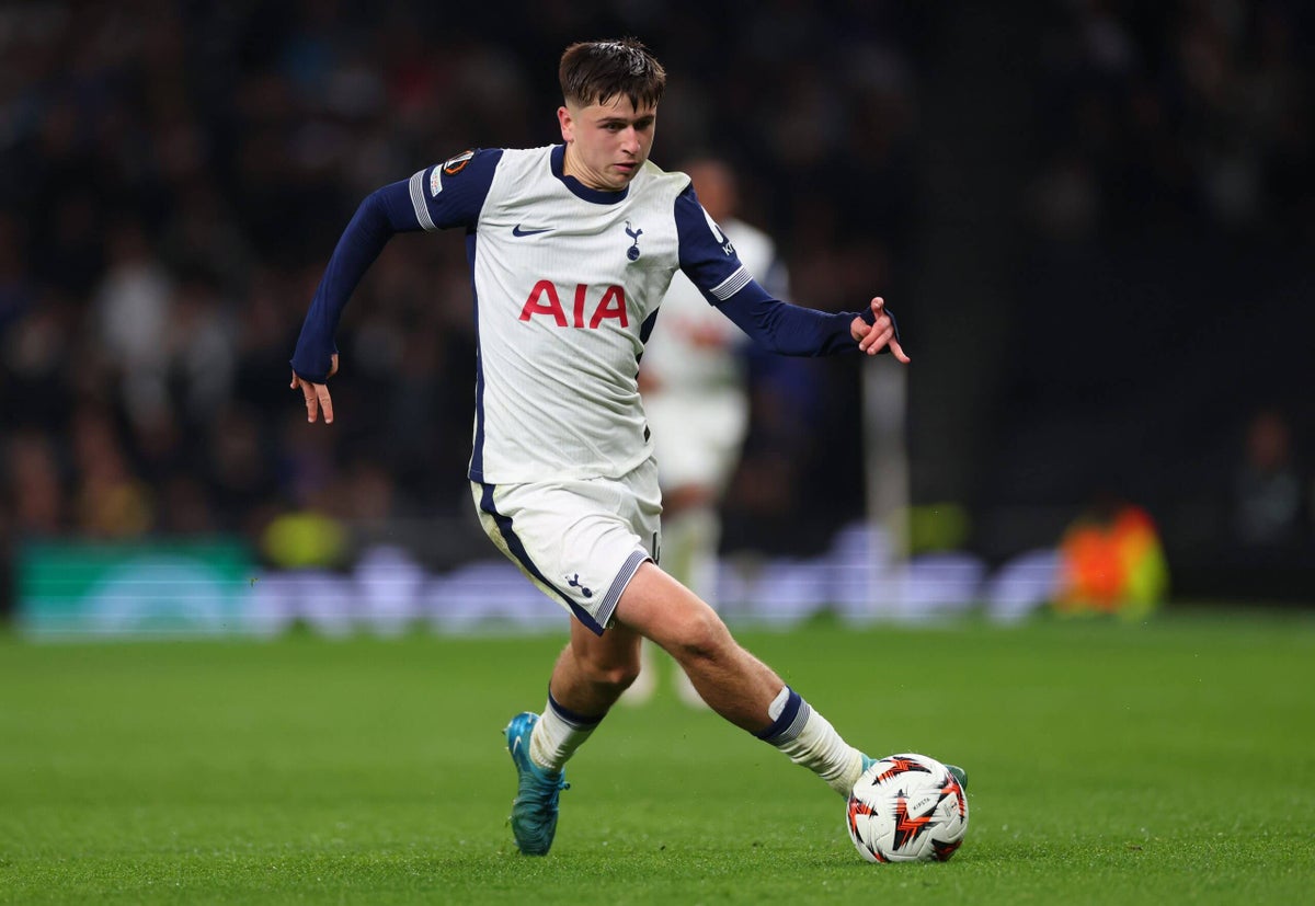 Rangers fecham acordo para contratar atacante Mikey Moore por empréstimo