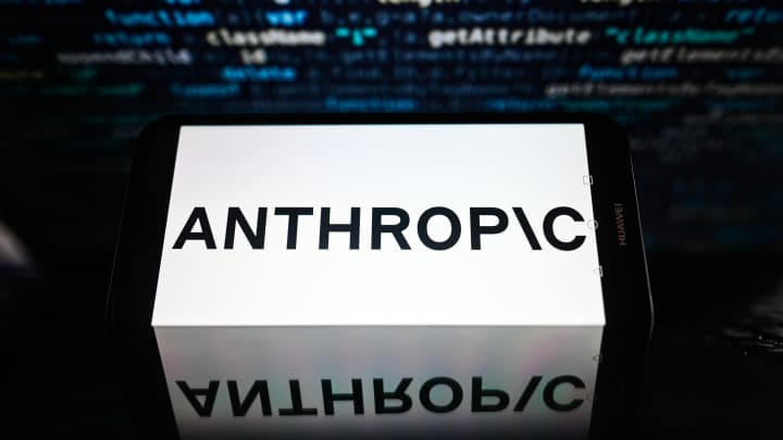 Dario Amodei, CEO da Anthropic, falando no Squawk Box da CNBC fora do Fórum Econômico Mundial em Davos, Suíça, em 21 de janeiro de 2025. (Foto: Gerry Miller | CNBC)