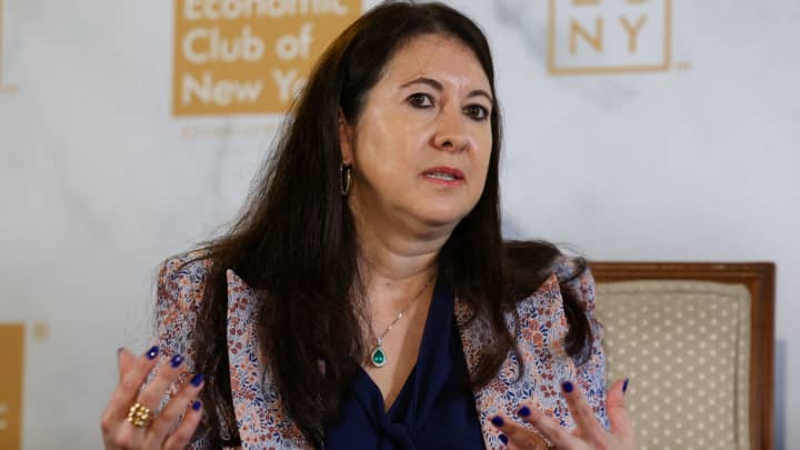 Adriana Kugler renuncia ao Fed e Trump ganha chance de nova indicação para o cargo