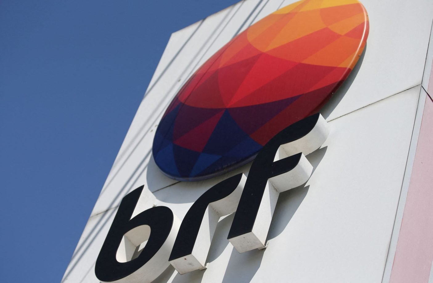 Previ encerra investimentos na BRF devido a riscos na fusão com Marfrig