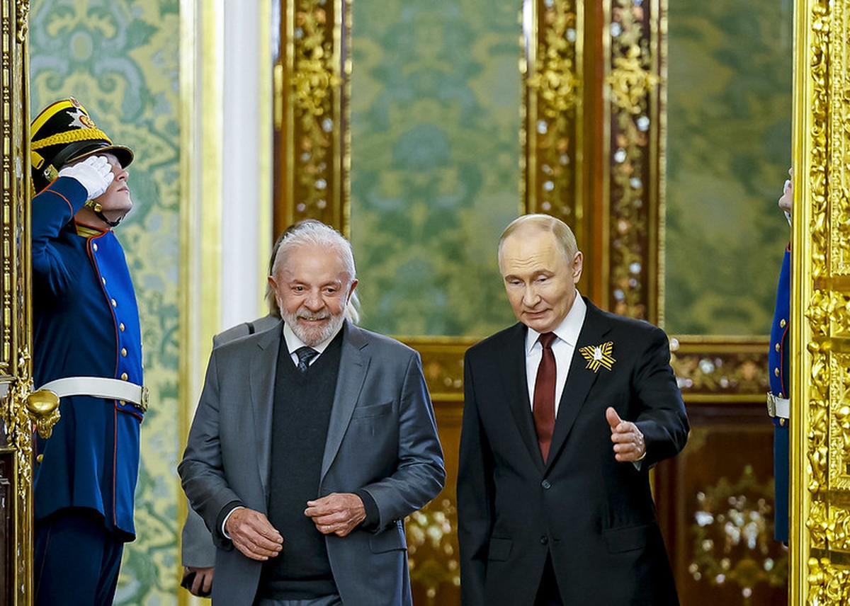 Lula defende paz e multilateralismo em visita à Rússia durante Dia da Vitória