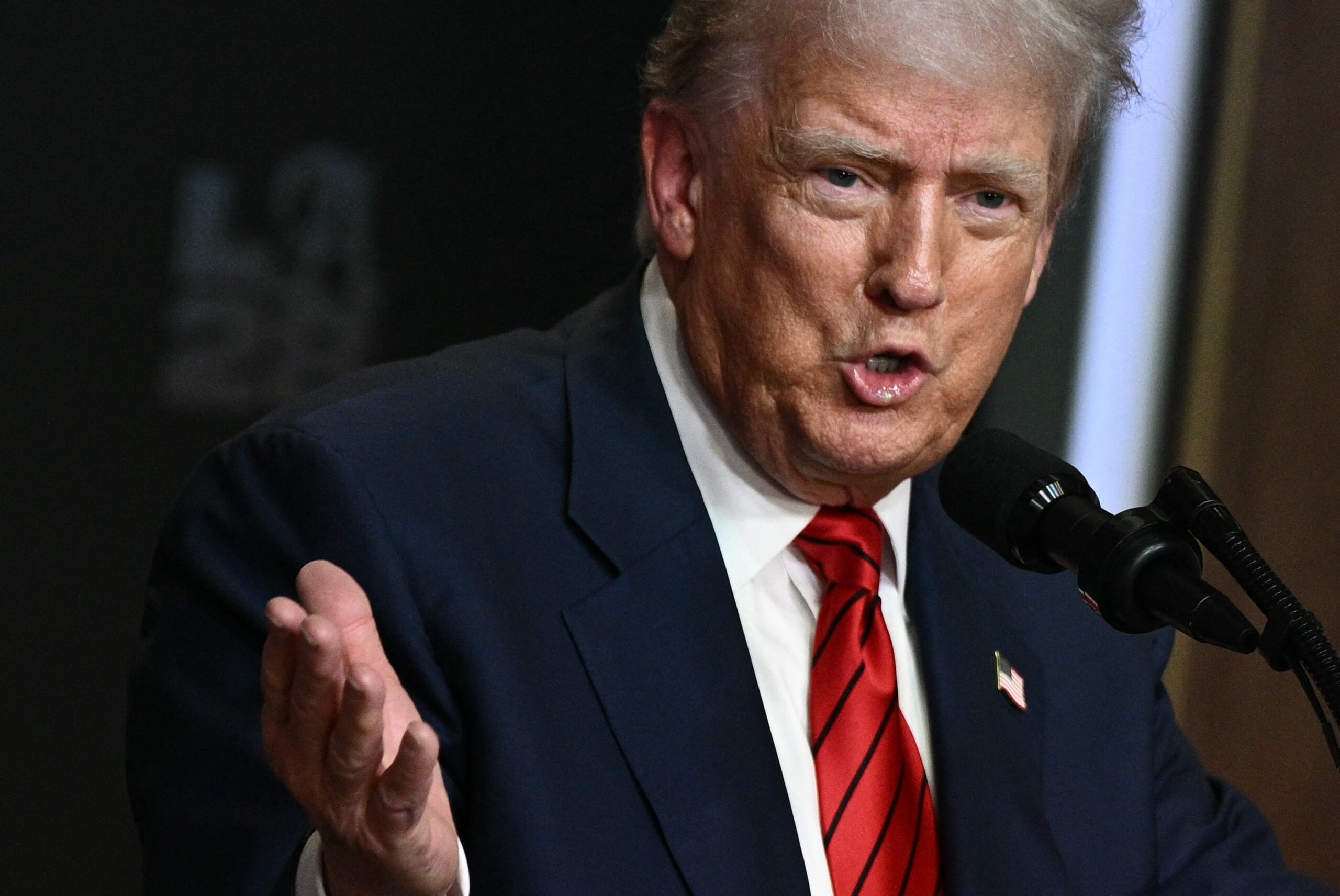 Mercados globais avançam com nova onda de tarifas impostas por Trump