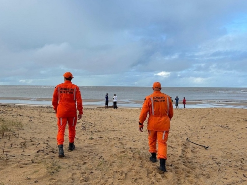Turistas de São Paulo morrem afogados em praia do sul da Bahia