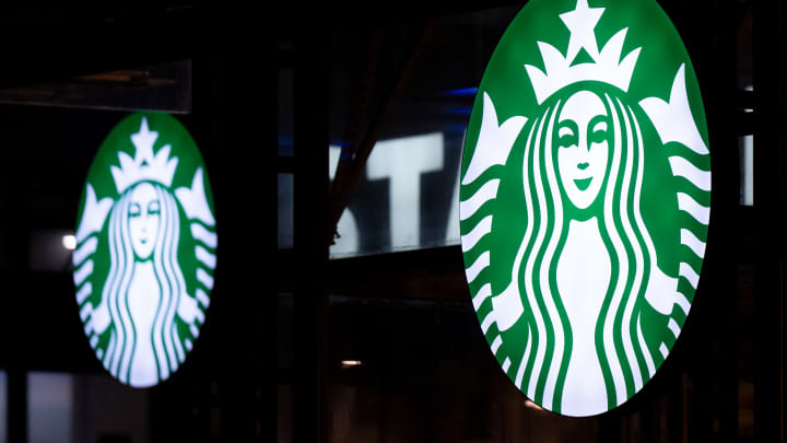 Jim Cramer destaca potencial de longo prazo da Starbucks e explica sua confiança