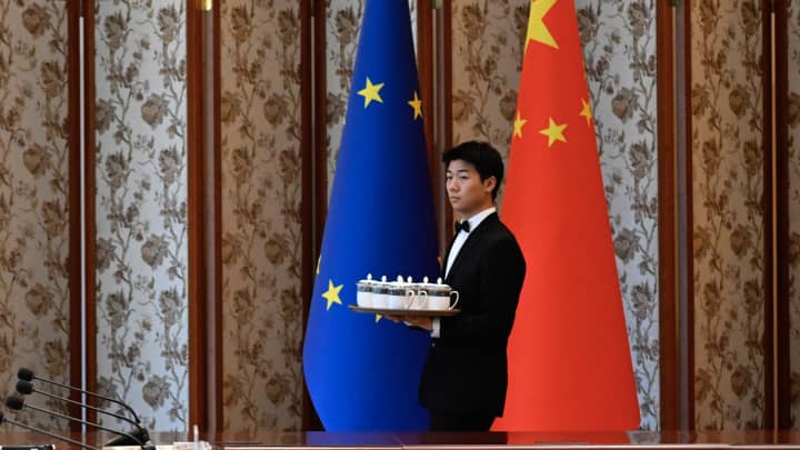 Líderes da China e da União Europeia se reúnem em meio a tensões com os EUA