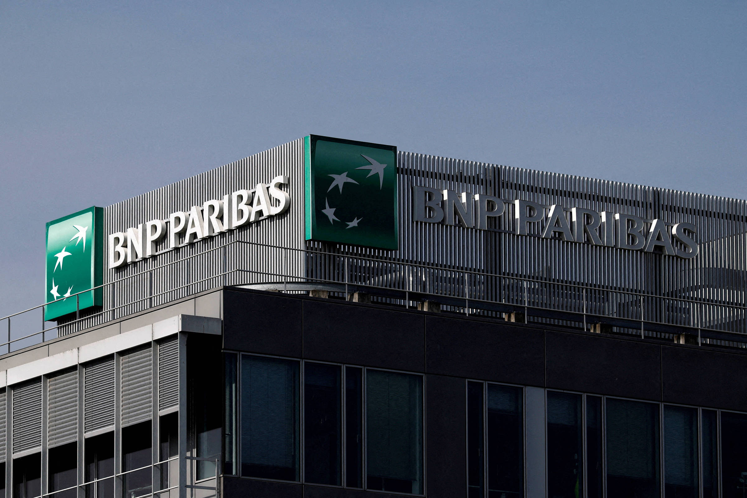 Sede do banco BNP Paribas perto de Paris, na França (Foto: Stephanie Lecocq - 14.abr.25/Reuters)