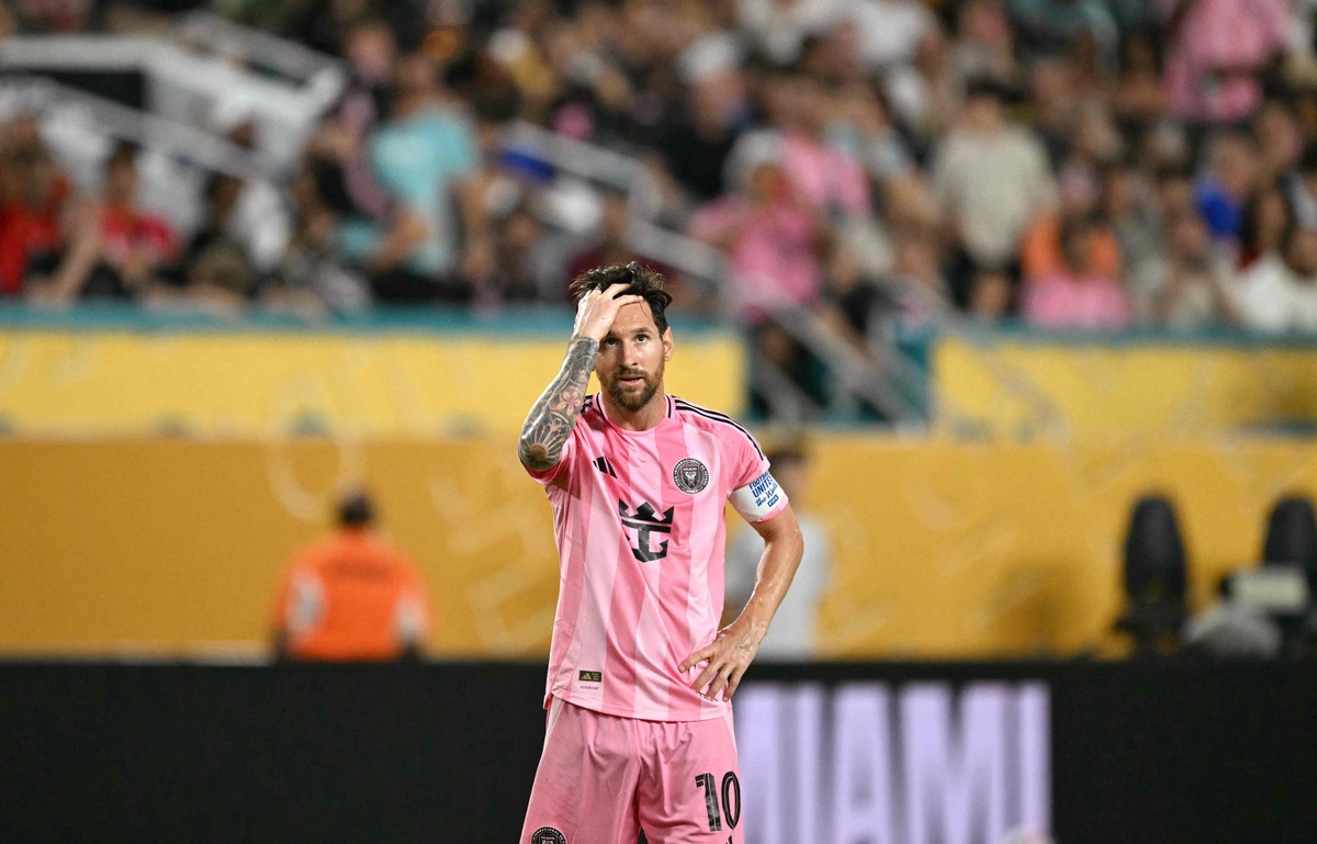 "Clubes brasileiros seguem tendência de reforços após chegada de Messi"