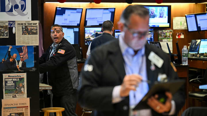 Futuros de ações permanecem estáveis após S&P 500 atingir novo recorde histórico