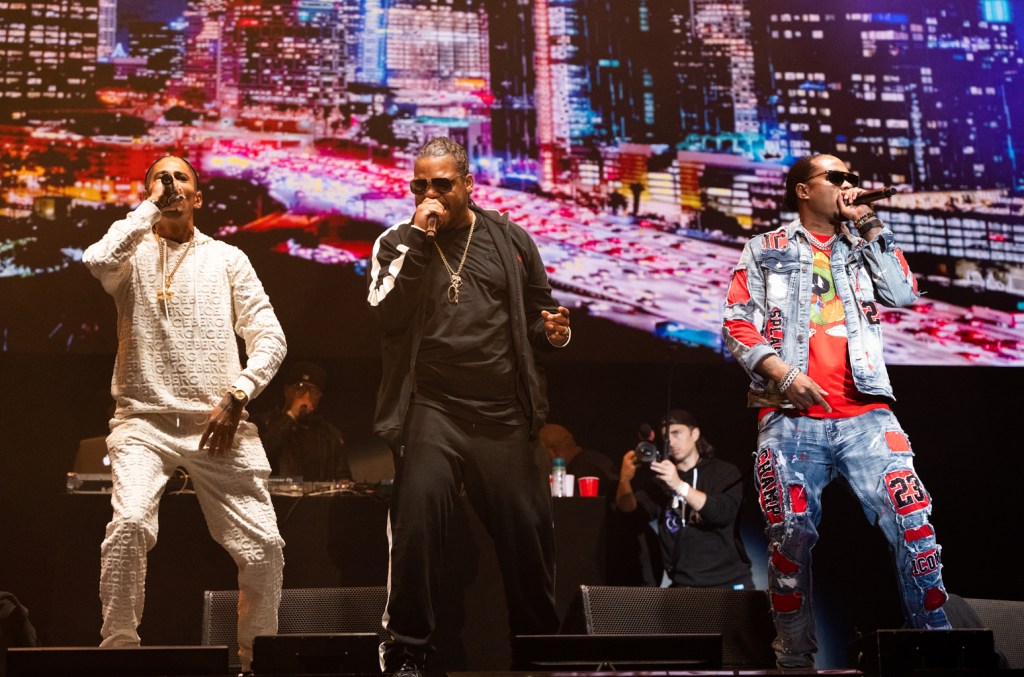 Bone Thugs-N-Harmony surpreende com performance de 'Tha Crossroads' em programa de Mulaney