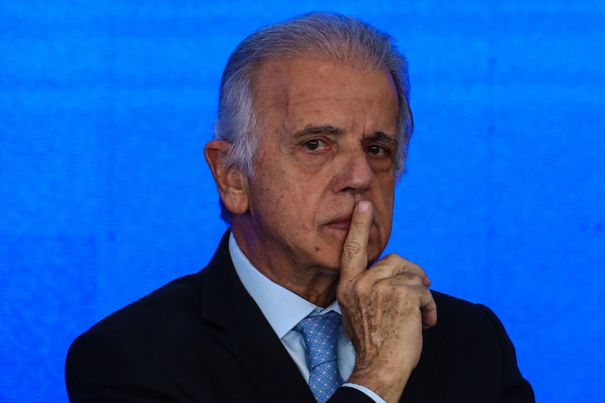 Moraes dispensa depoimento de Múcio em investigação sobre golpe à democracia