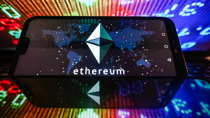 Ethereum completa 10 anos e se destaca com futuro promissor apesar de desafios recentes