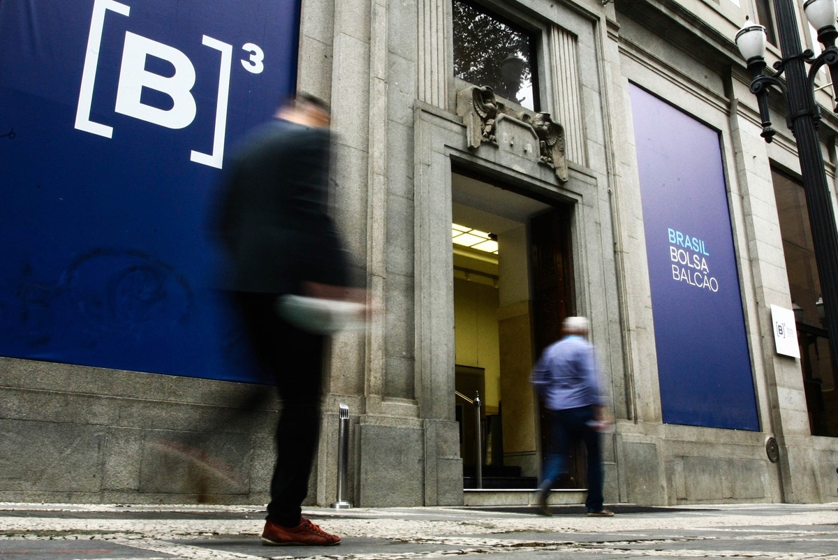 Investidores estrangeiros impulsionam Bolsa brasileira a novos recordes, mas cautela persiste