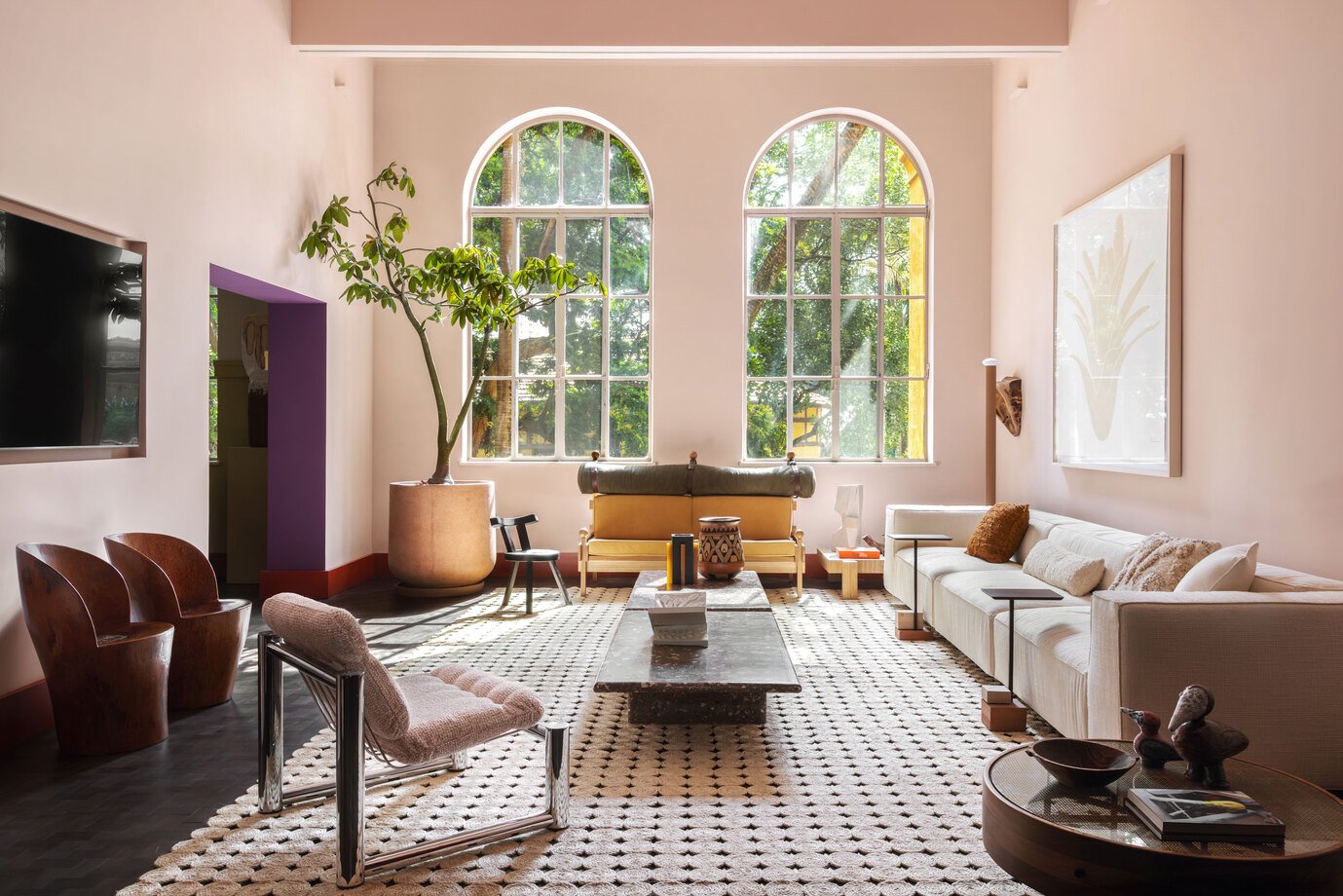 Design autoral brasileiro transforma casas em lares cheios de personalidade