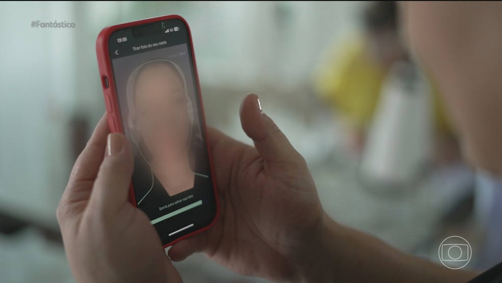 Conheça as estratégias dos banidos e não caia no golpe da biometria facial (Foto: Fantástico/ Reprodução)