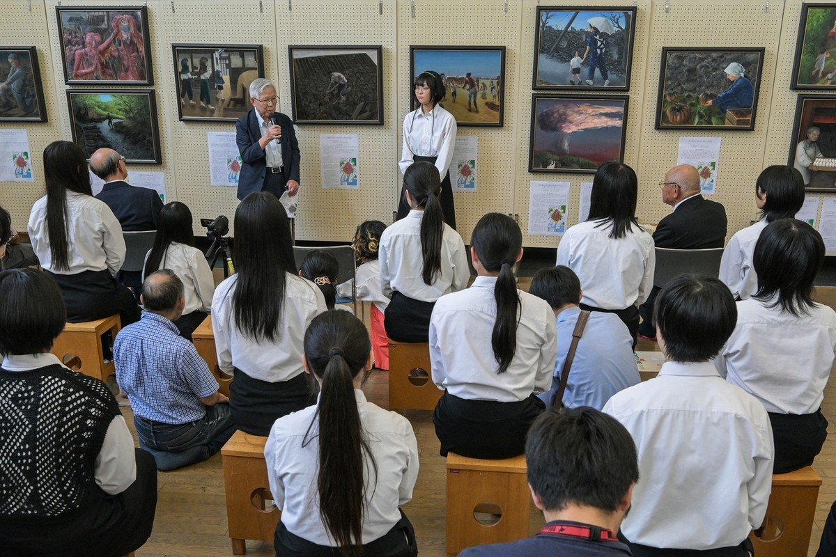 Adolescentes de Hiroshima expressam o trauma da bomba atômica por meio da arte
