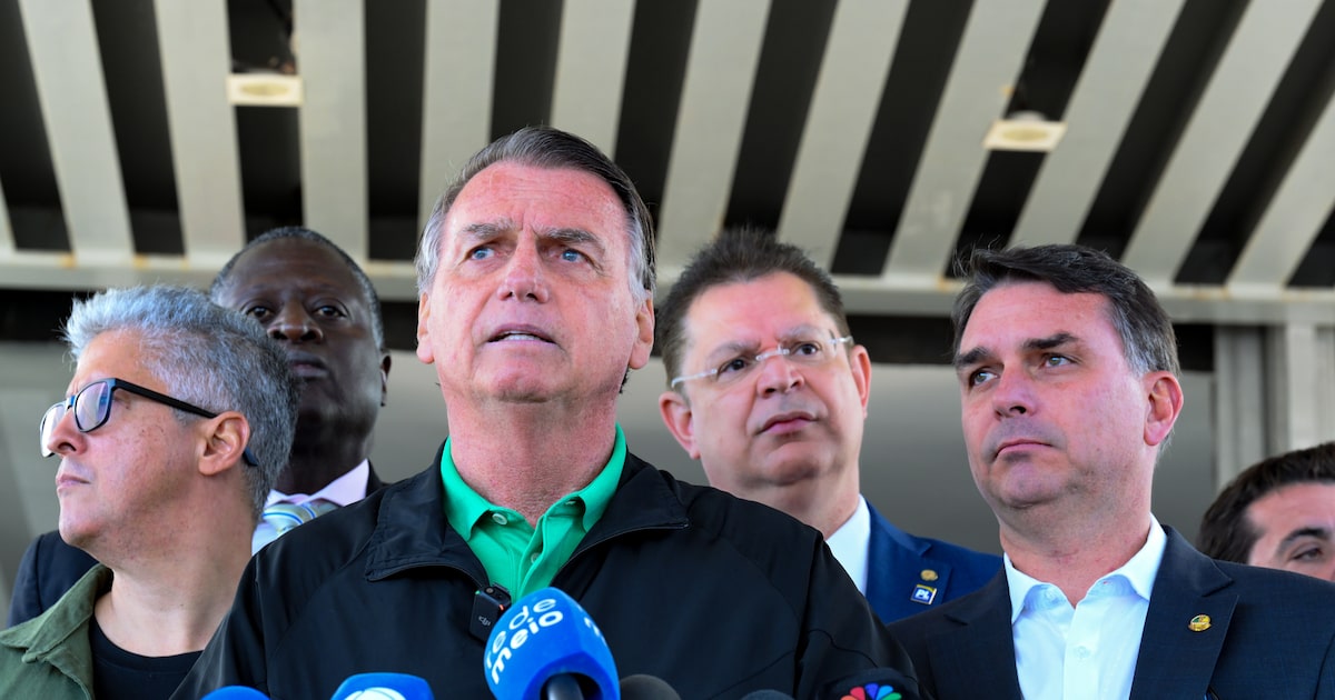 Flávio Bolsonaro apaga sugestão a Trump sobre sanções e tarifas comerciais