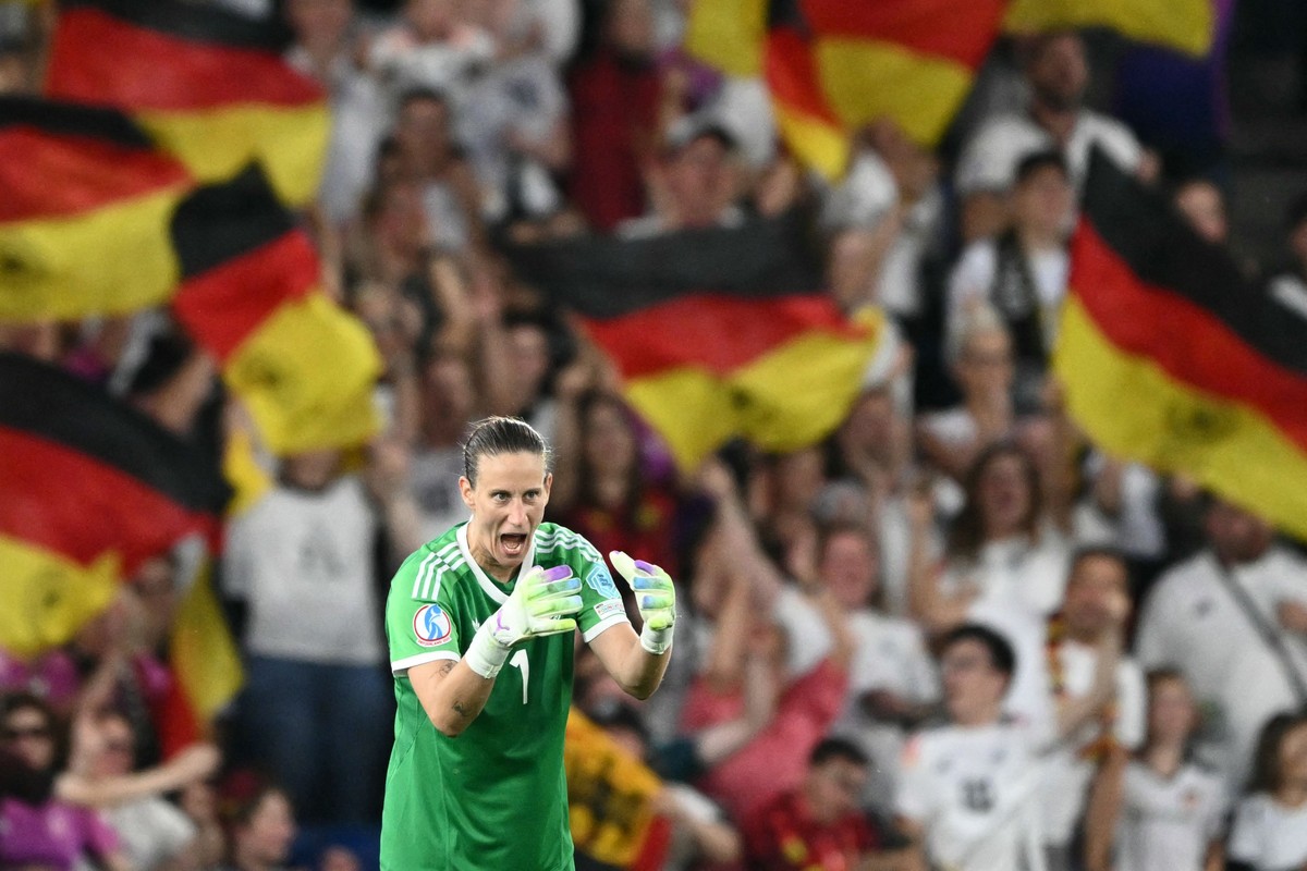 Alemanha conta com Ann-Katrin Berger para enfrentar a Espanha na semifinal da Euro