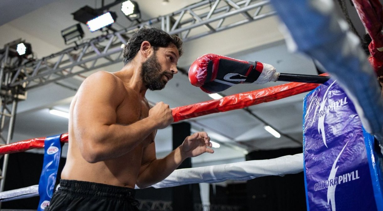 Duda Nagle está treinando boxe para enfrentar Popó no Music Fight Show (Foto: Arleth e Leonardo Marani)
