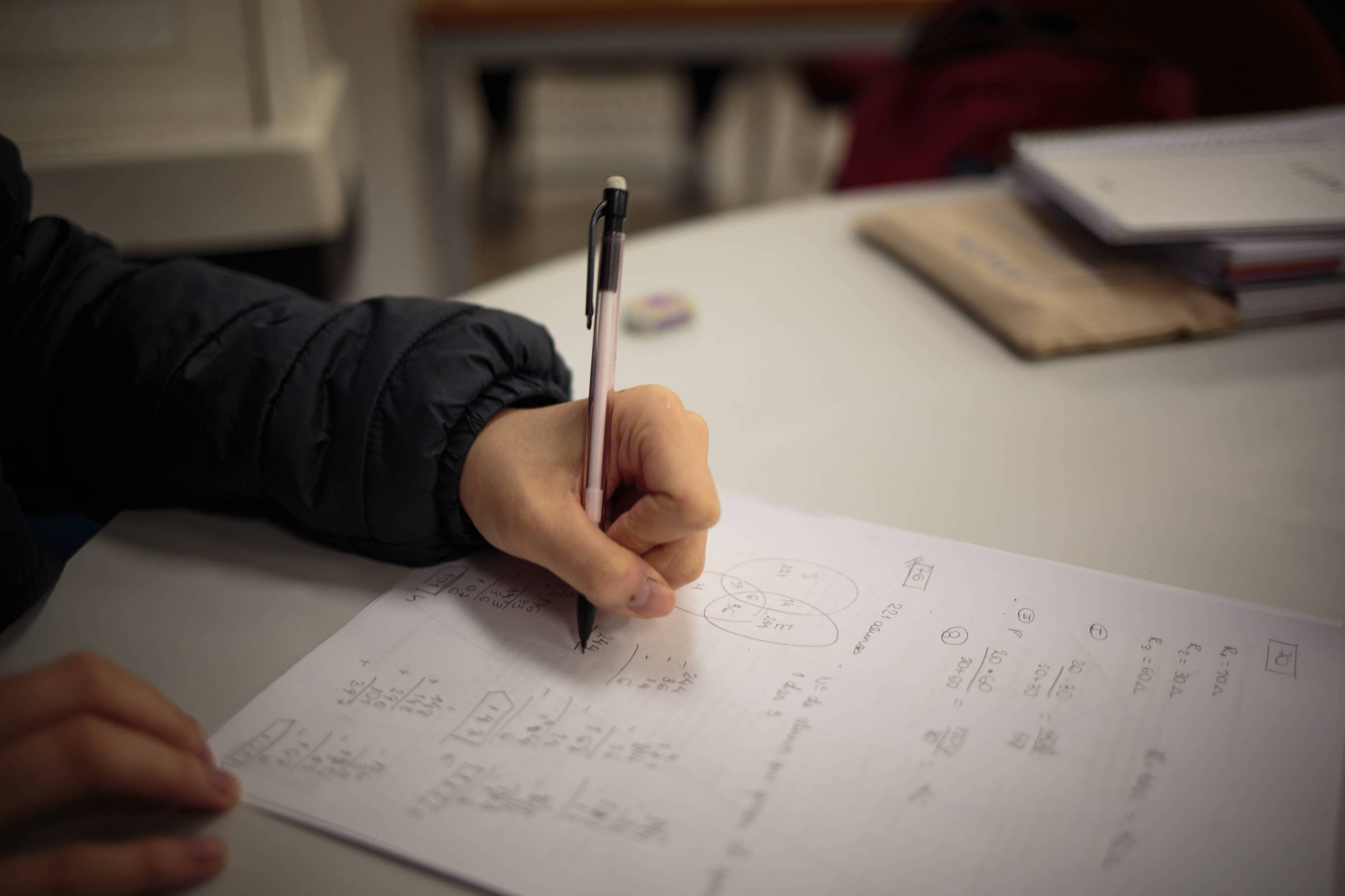 Planejamento financeiro é essencial para evitar dívidas após a formatura