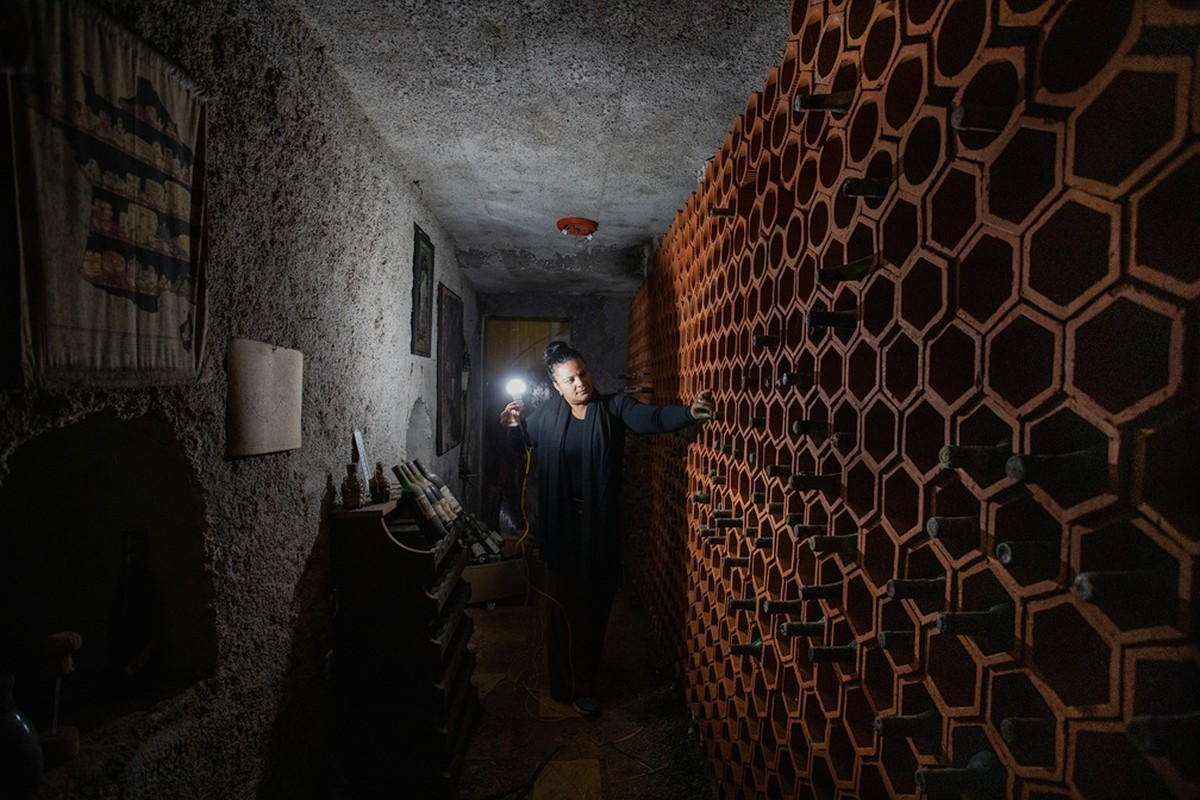 Casal descobre vinhos raros ao comprar casa em Santo Amaro