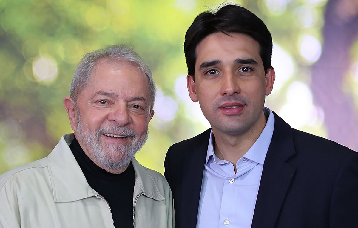 Silvio Costa Filho assina decreto que incentiva embarcações sustentáveis na 'BR do Mar'