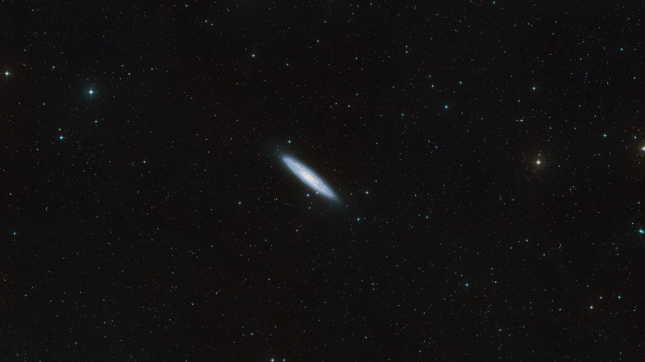 Astrônomos revelam imagem inédita da galáxia Escultor em detalhes impressionantes