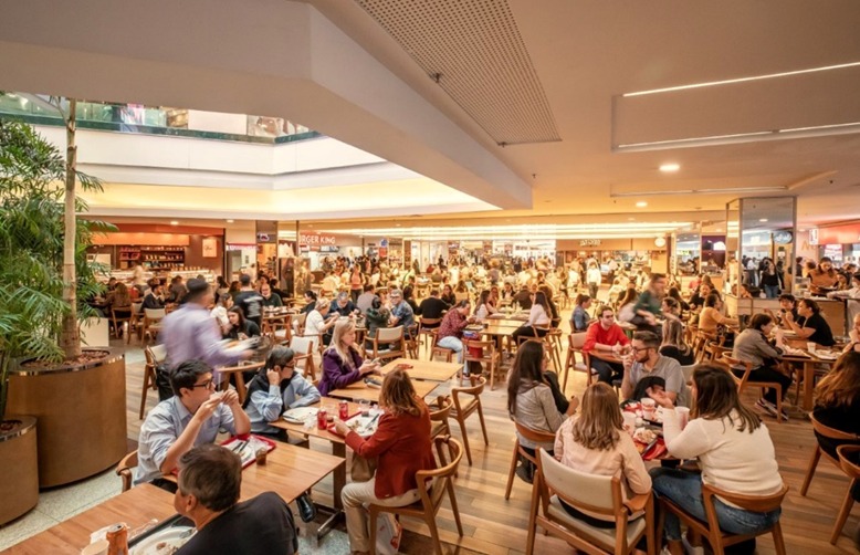 Praça de alimentação em shopping de São Paulo (Foto: Divulgação do MorumbiShopping)