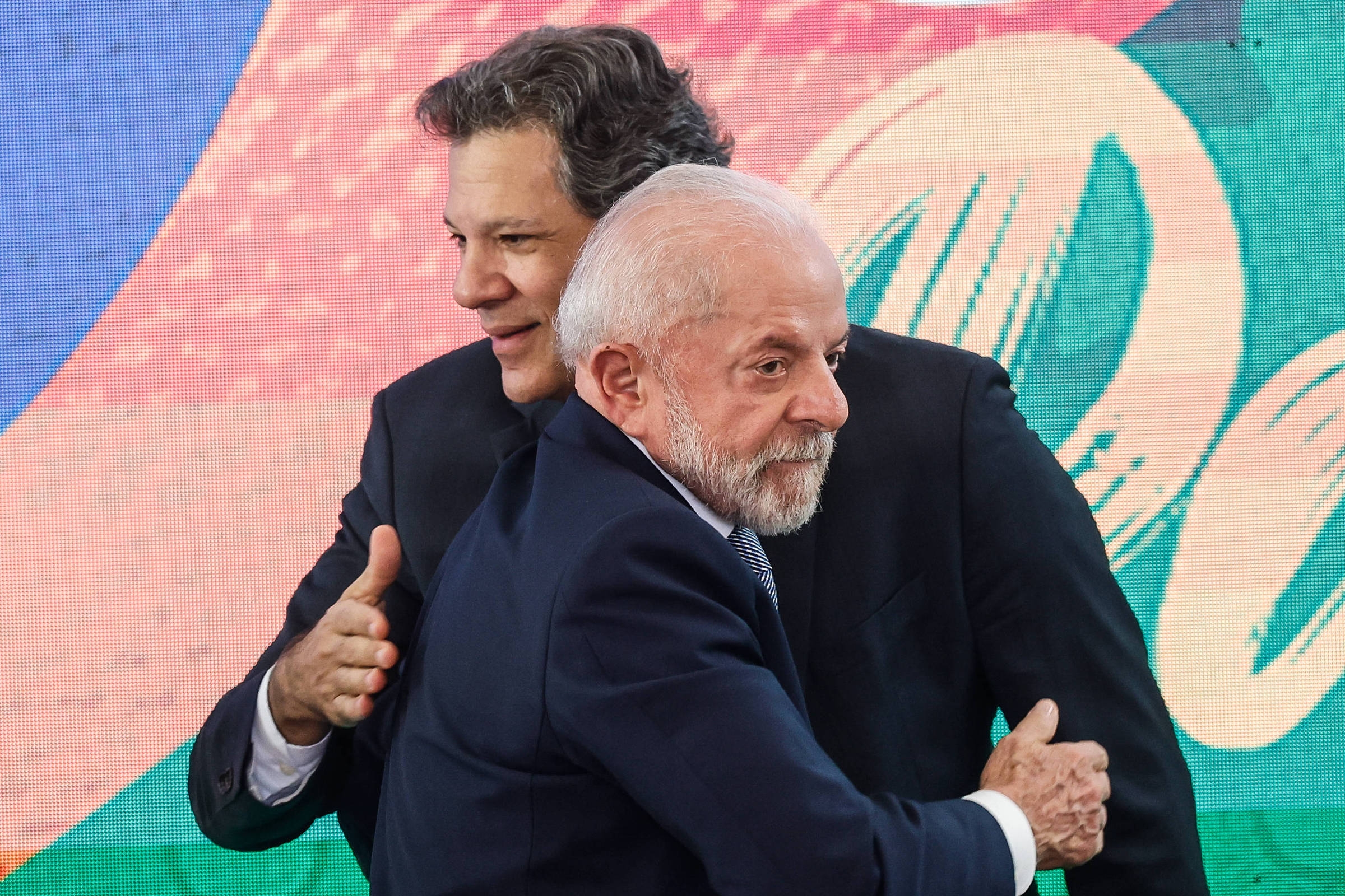 Lula recebe propostas para reduzir custos do crédito com uso do Pix como garantia