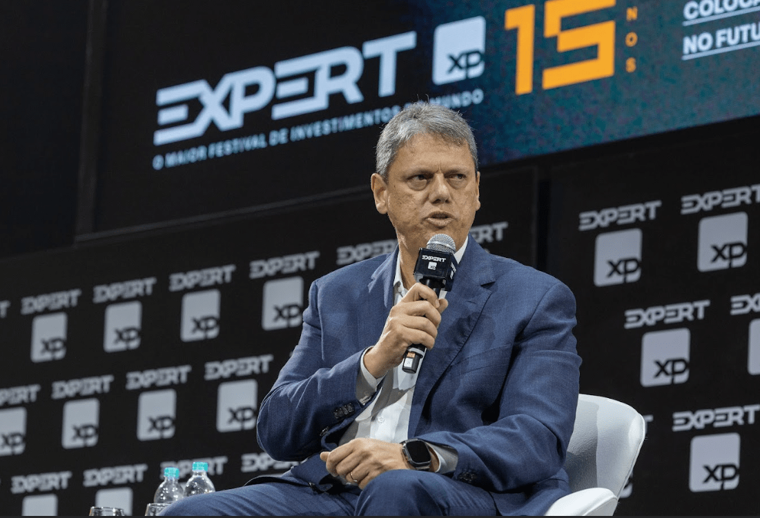Tarcísio propõe reforma administrativa e desvinculação de receitas no Brasil