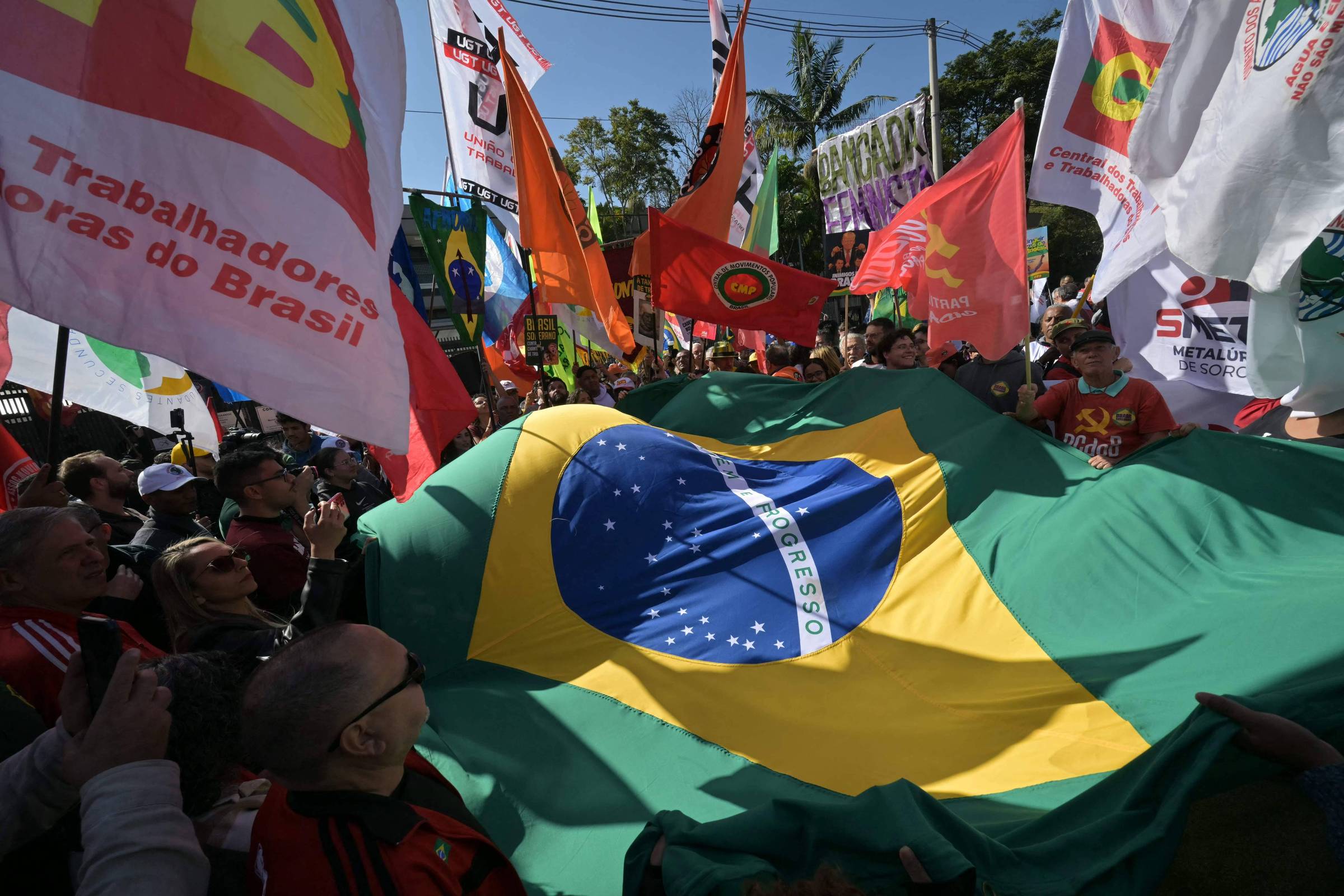 Brasil registra a maior queda em vistos dos EUA durante governo Trump