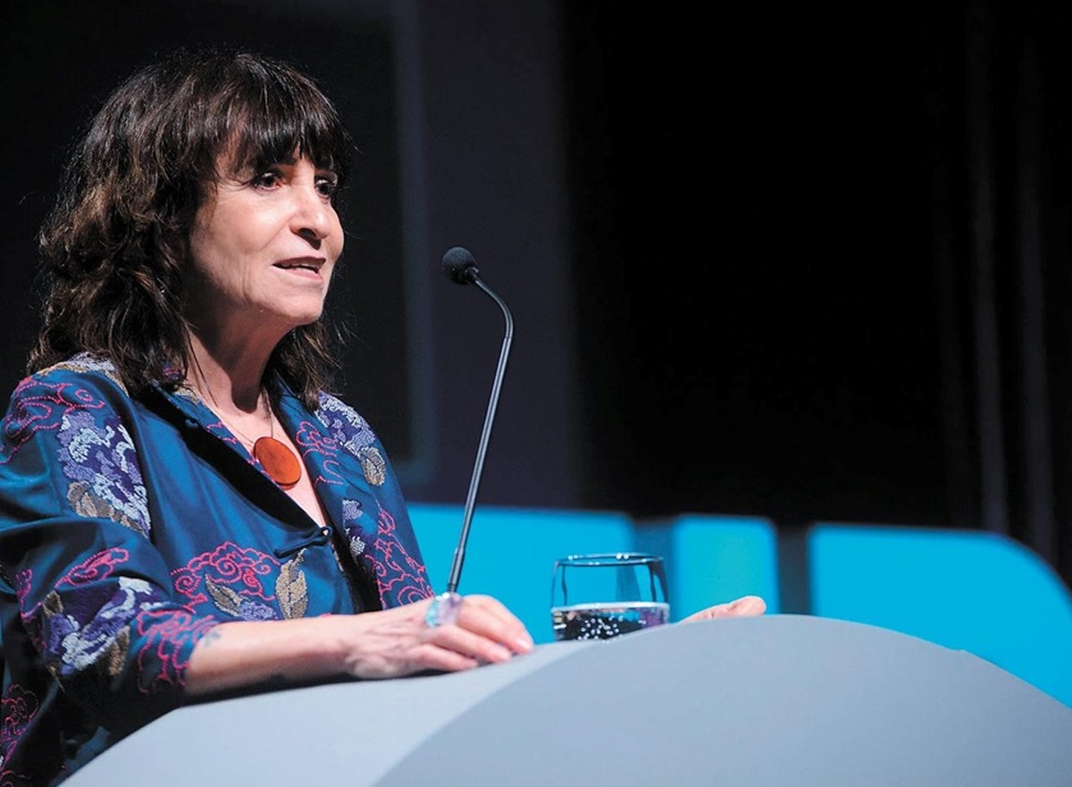 Rosa Monteiro anuncia presença na Flip 2025 através das redes sociais