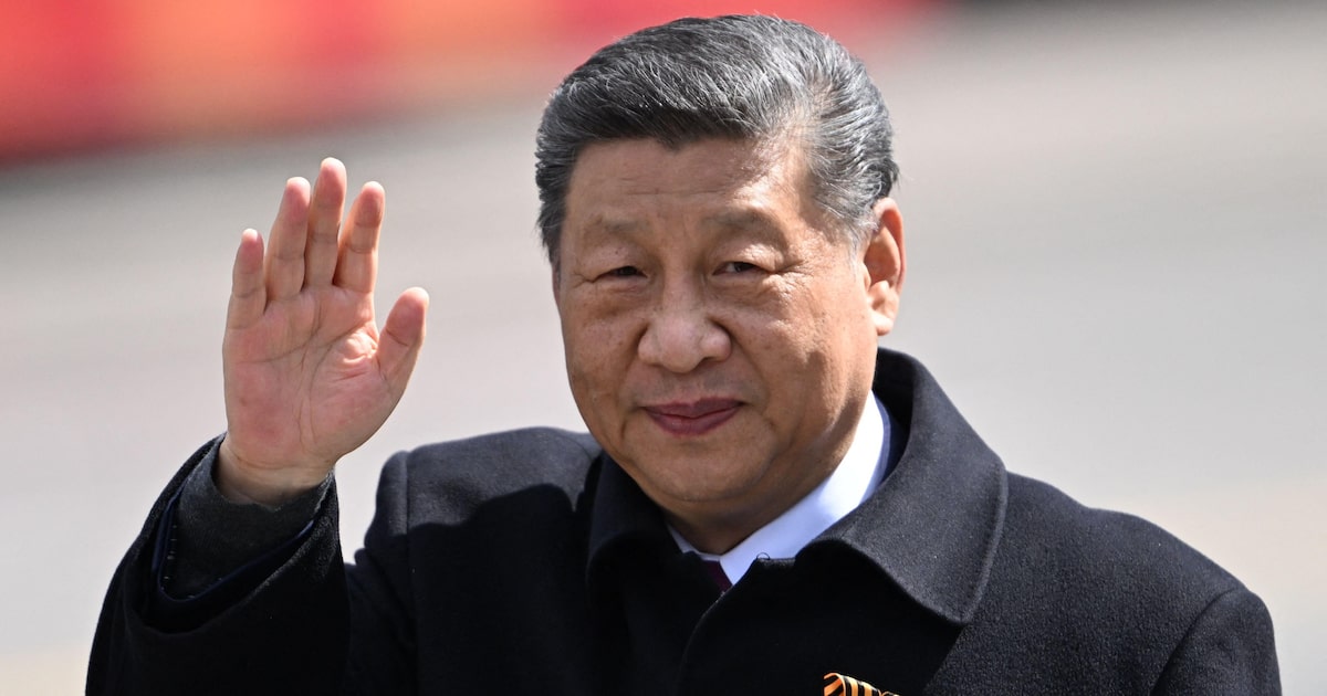 Presidente da China, Xi Jinping, deixa a Praça Vermelha após as celebrações do Dia da Vitória, em Moscou. Acredita-se que ele tenha ordenado às suas Forças Armadas que se preparem para um possível ataque a Taiwan. (Foto: Kirill Kudryavtsev/AFP)