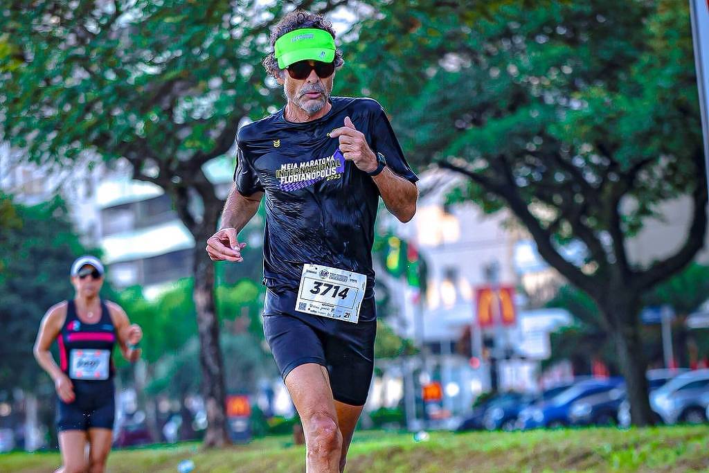 Fila lança tênis Carbon 3 e corredor amador registra tempos surpreendentes em prova