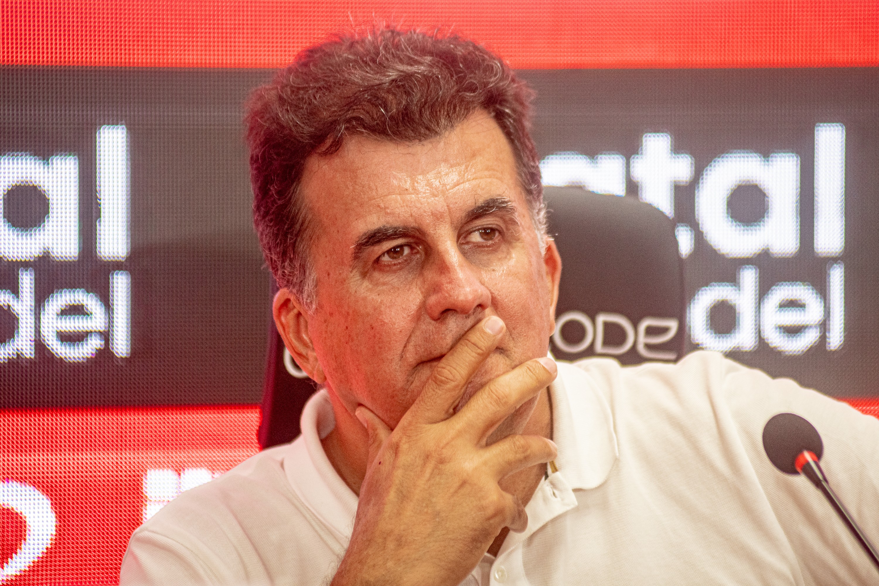 Presidente reconhece falhas e afirma: 'Erros ocorrem com muitas contratações'