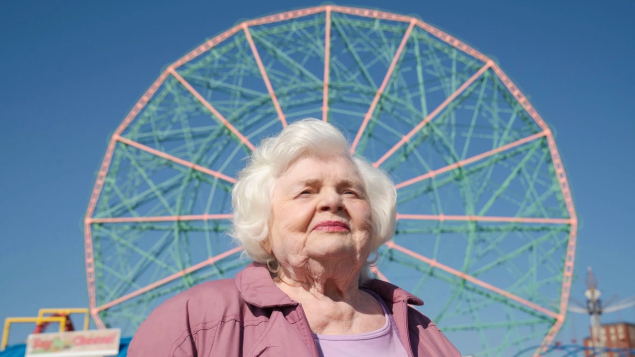 June Squibb conquista reconhecimento como atriz após os 90 anos de idade