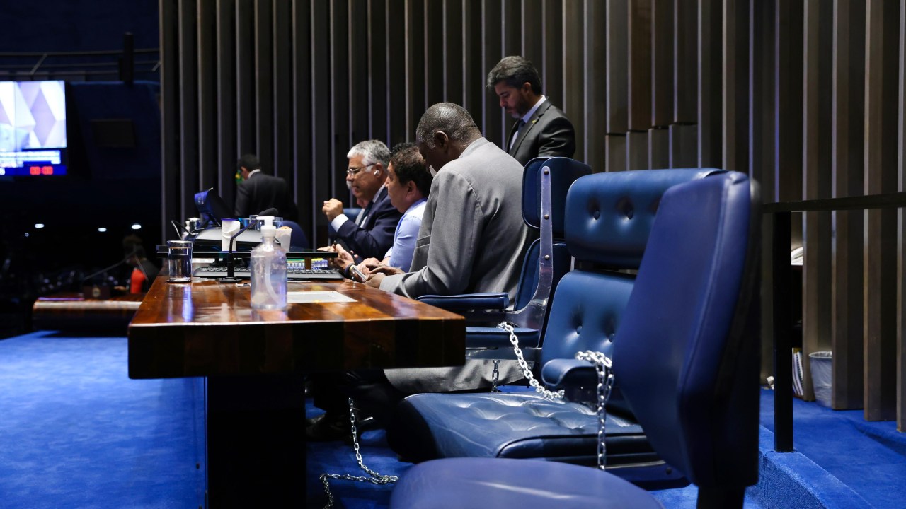 Davi Alcolumbre exige fim do motim bolsonarista até hoje