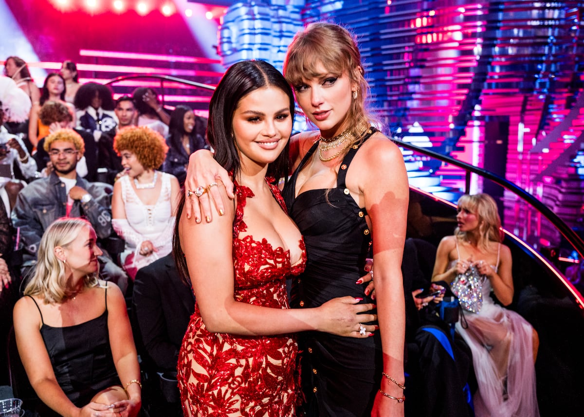 Selena Gomez revela que amizade com Taylor Swift surgiu das relações com os Jonas Brothers