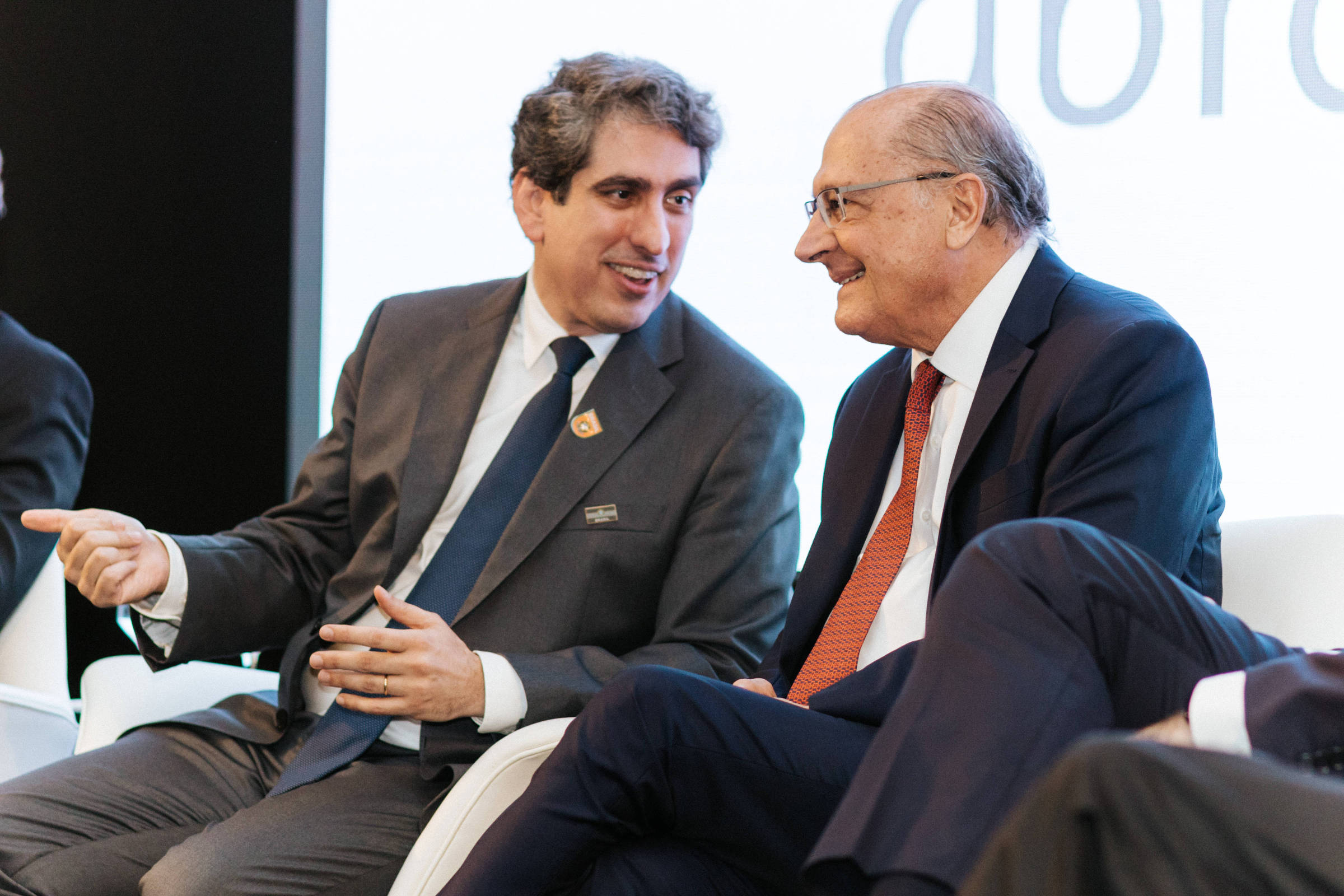 Planos de saúde investem em cursos para ensinar clientes a processar operadoras