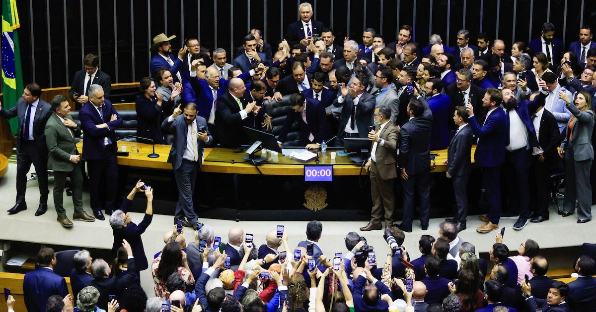 Bolsonaristas se mobilizam diante da possível condenação de Jair Bolsonaro