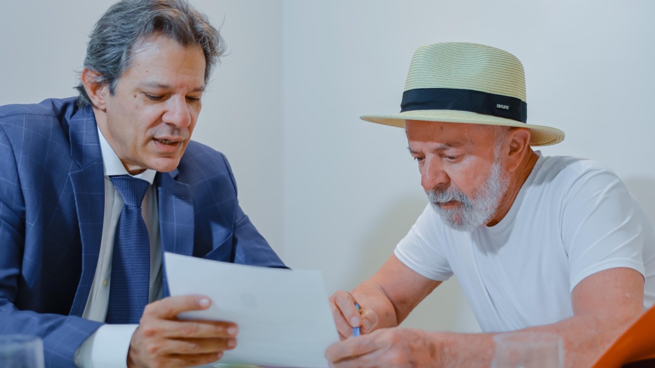 Haddad transforma imagem de vilão em herói improvável na política brasileira
