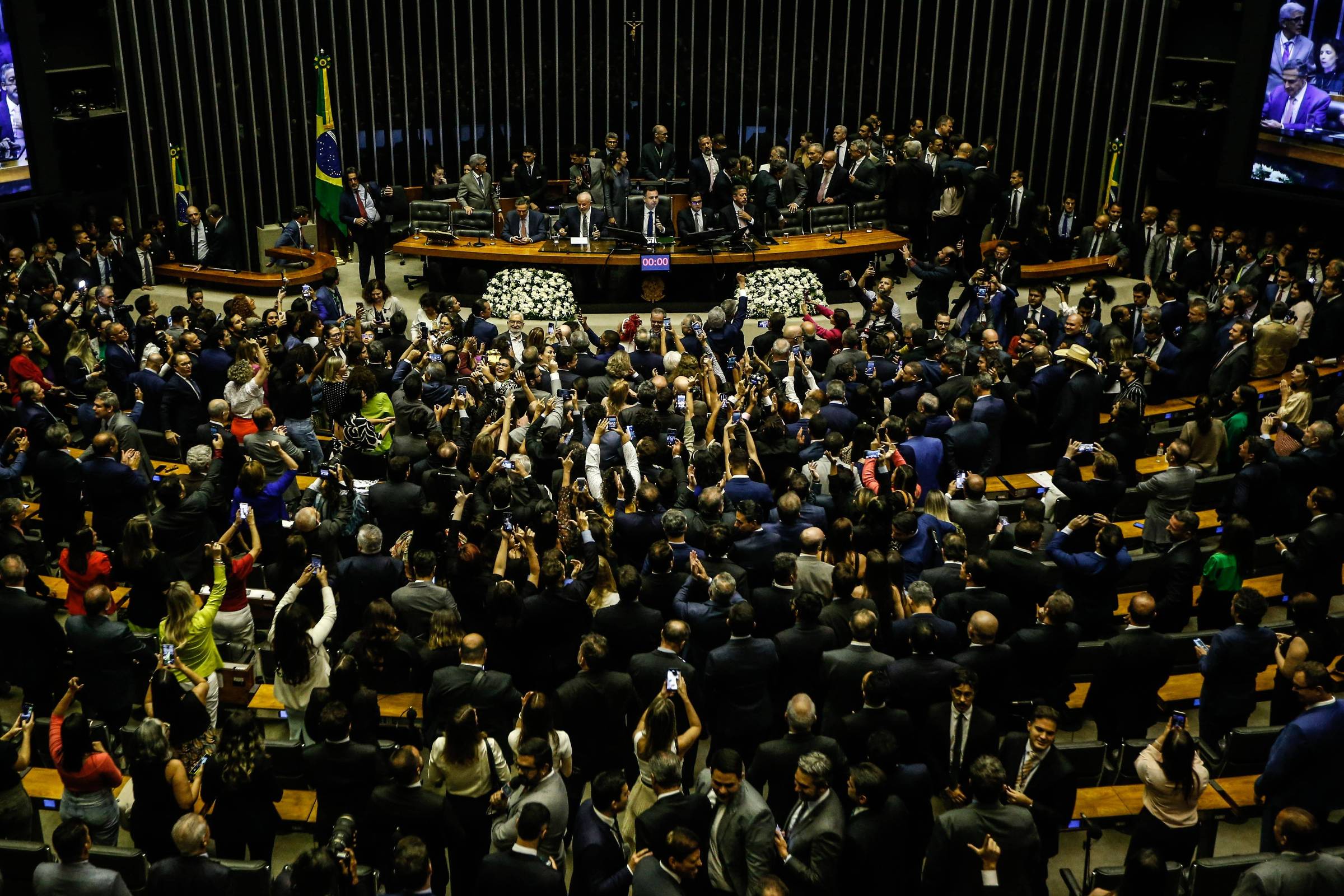 Conflito entre FNP e CNM adia eleição de representantes no Comitê Gestor do IBS