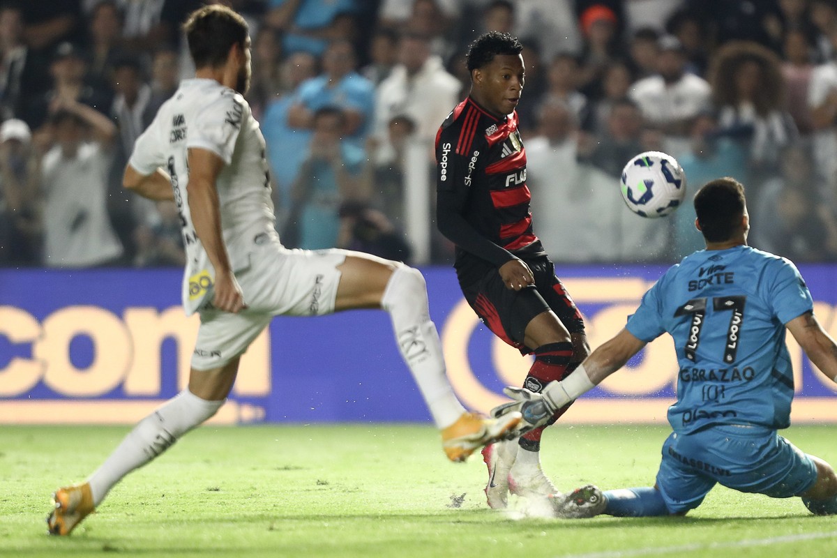 Flamengo permite que Neymar decida e sofre derrota inesperada para o Santos