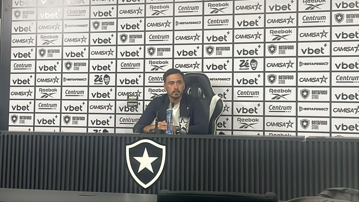 Davide confirma Danilo como titular do Botafogo contra o Cruzeiro
