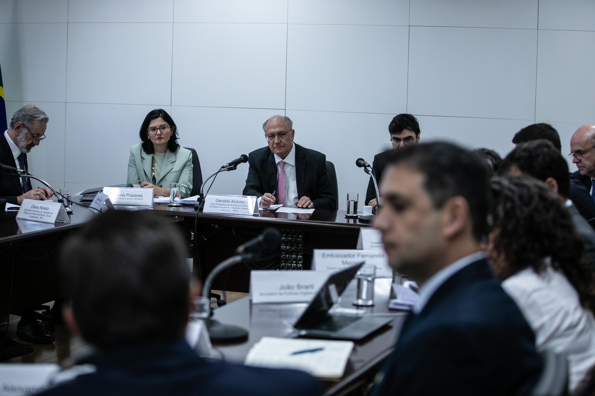 Indústria solicita diálogo e rejeita retaliação após tarifas de Trump