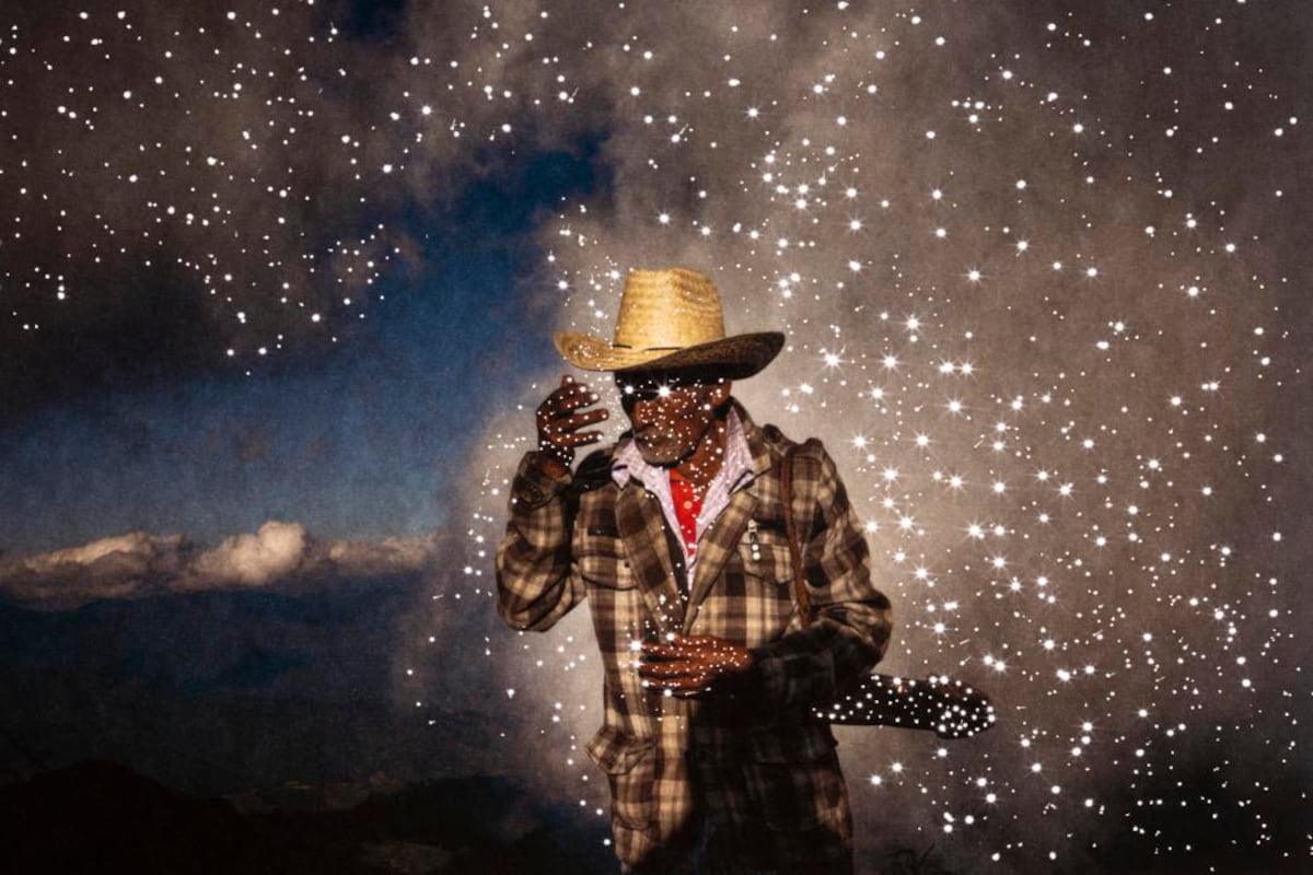 Luciérnagas iluminam a resistência e a memória na fotografia de Yael Martínez