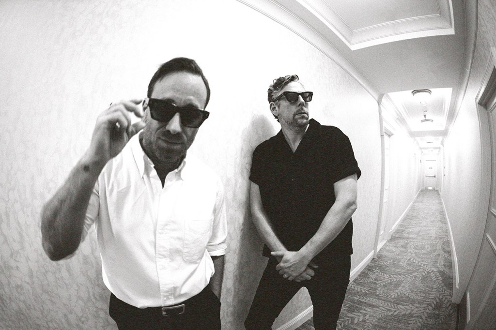 A música "The Night Before" do The Black Keys se torna a oitava No. 1 da banda na parada de Airplay Alternativo. (Foto: Reprodução)