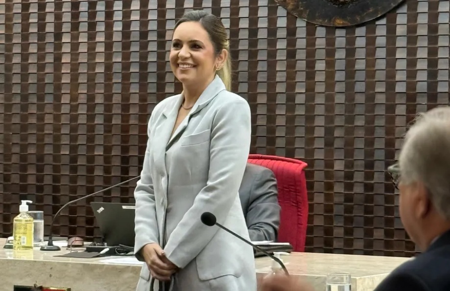Alanna Galdino assume cargo no TCE-PB em meio a polêmica sobre sua qualificação