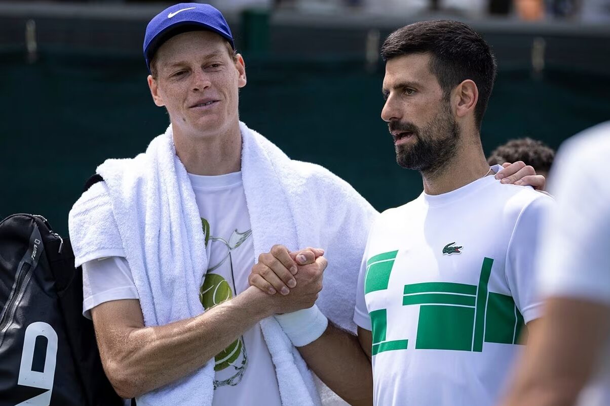 Sinner e Djokovic se enfrentam pela décima vez em duelo na grama de Wimbledon
